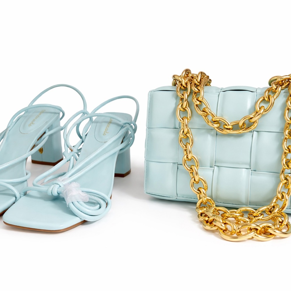 Elegant Blue Crossbody Bag with Gold Chain